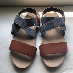 NWT Universal Thread denim and brown strap sandals